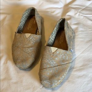 Canvas Toms